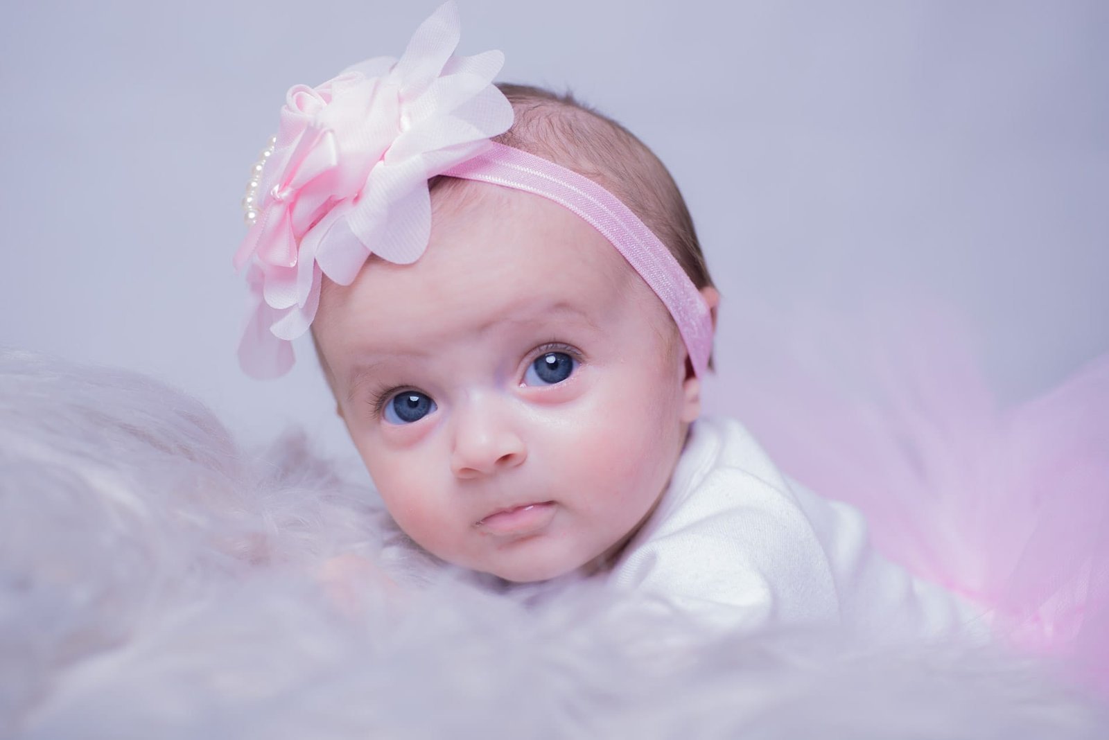 Portrait de bébé à Vernet-les-Bains – séance studio