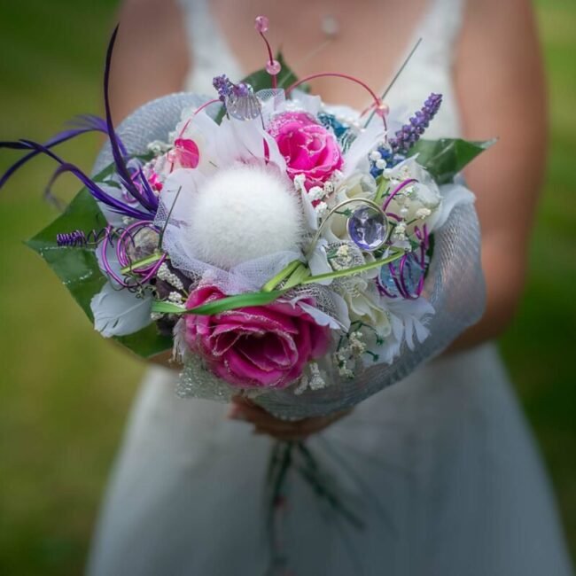 Bouquet de mariée champêtre photographié à Eus dans les Pyrénées-Orientales