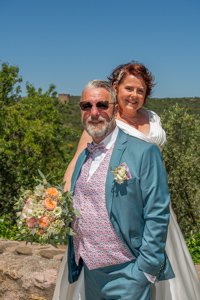 Photo d'un couple de jeune marié faite à Castelnou dans le 66